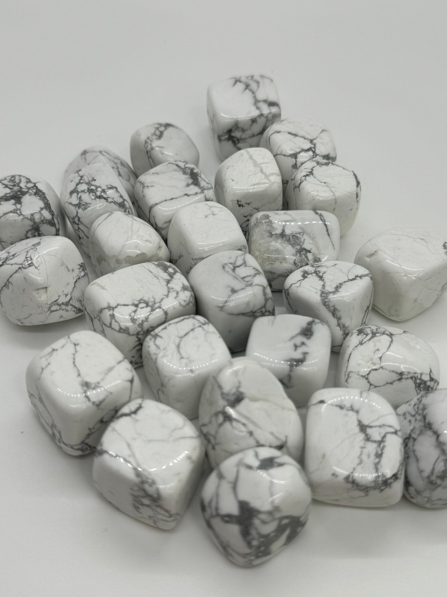 Howlite Tumbles